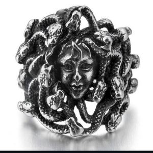 NWT Silver Goth Medusa Statement Ring 7!